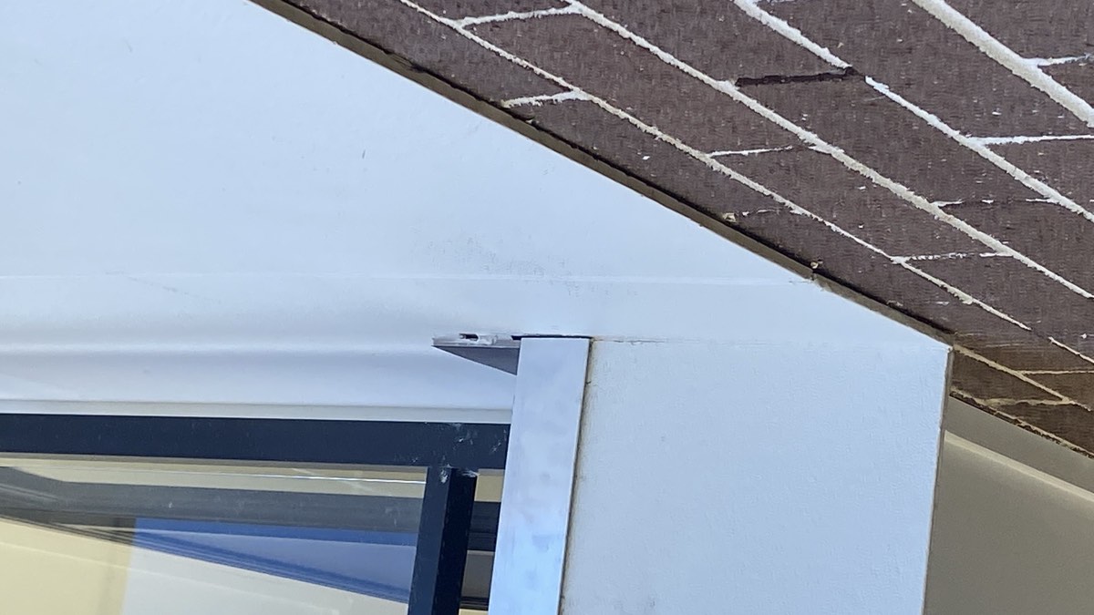 Tile adhesive, recorded during a pre-purchase inspection in Box Hill