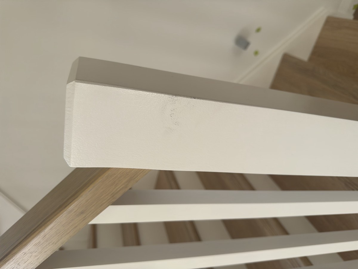 Painting defect at a balustrade, Box Hill